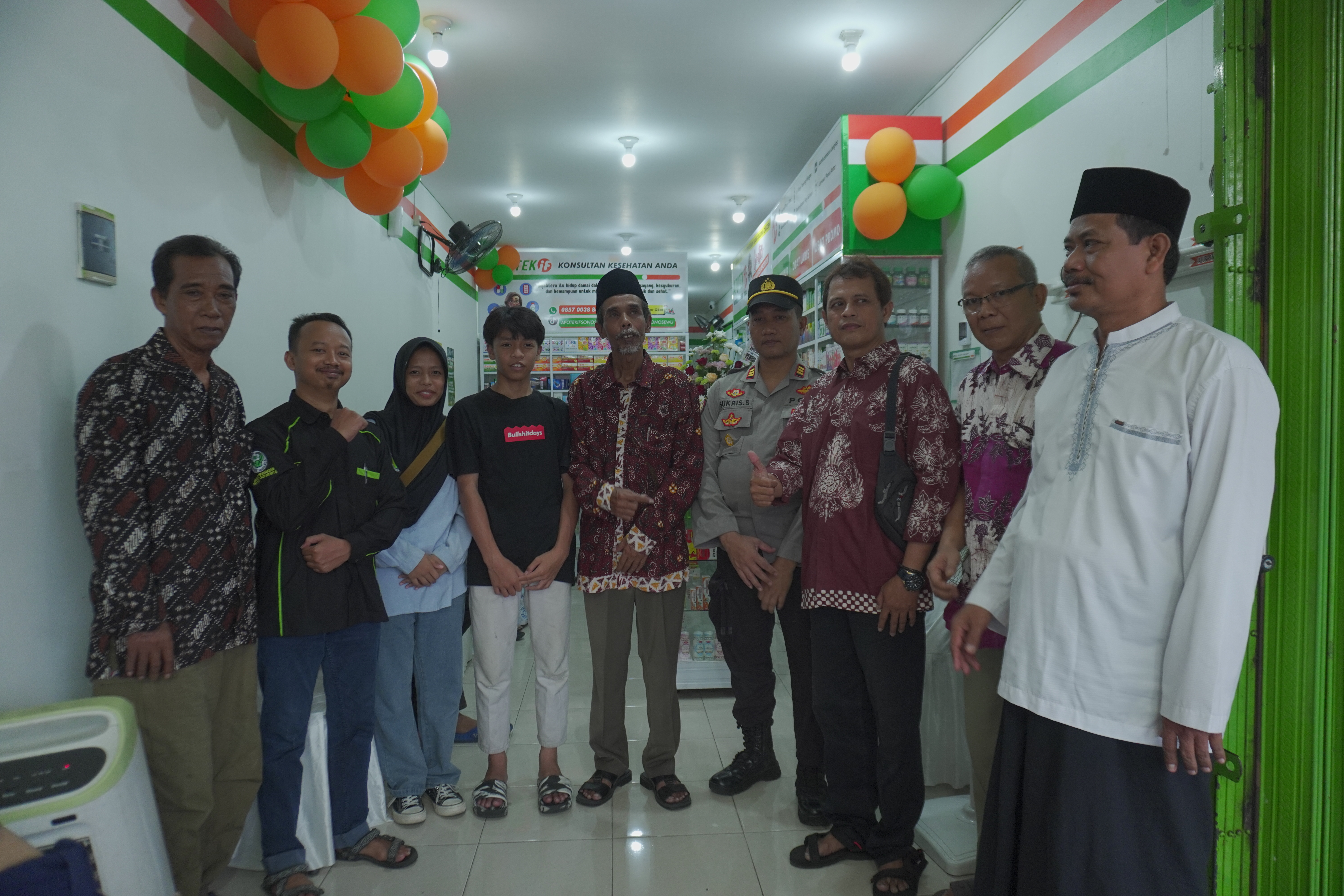Penyambutan Klien & Tamu Apotek IF Sonosewu